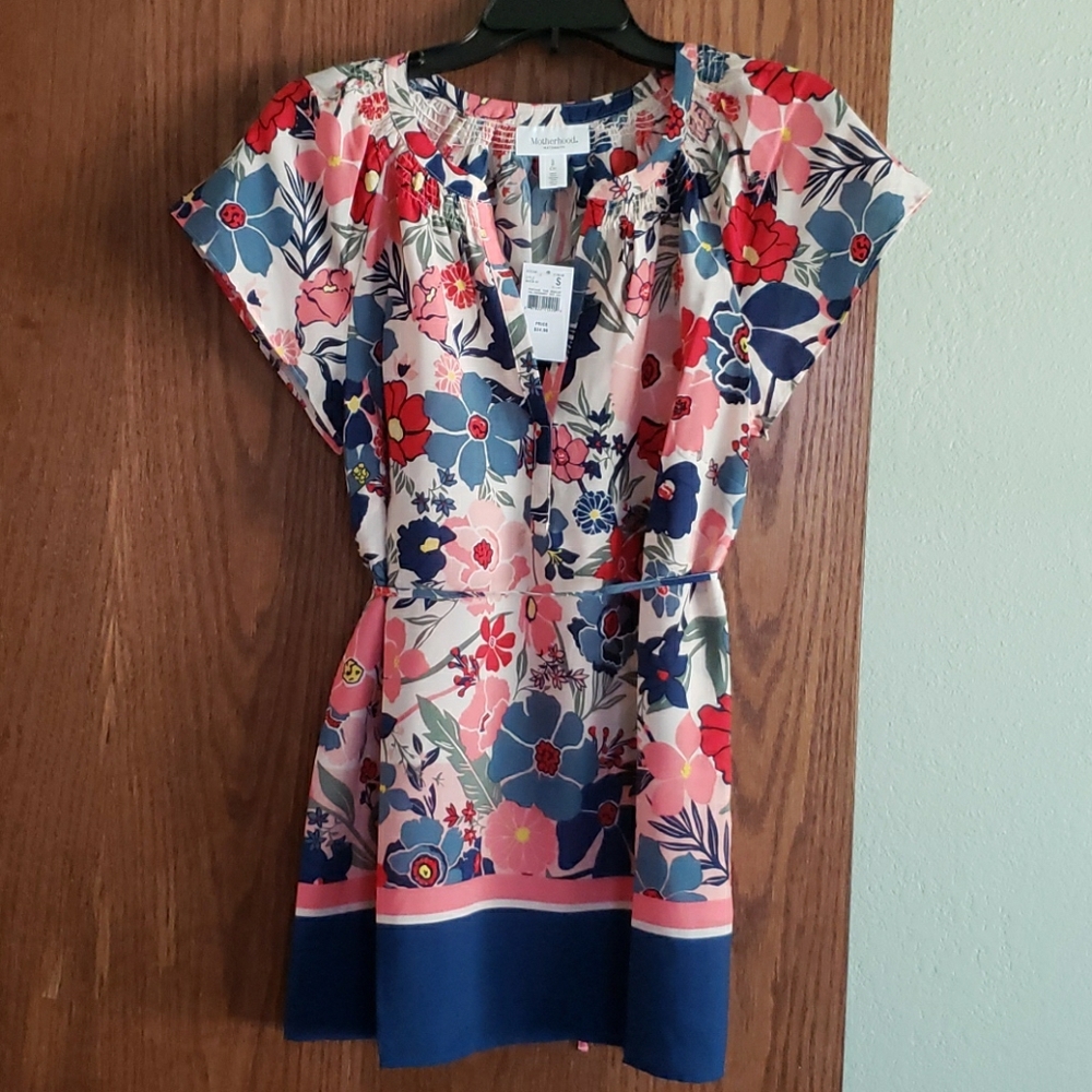 Short sleeve maternity top